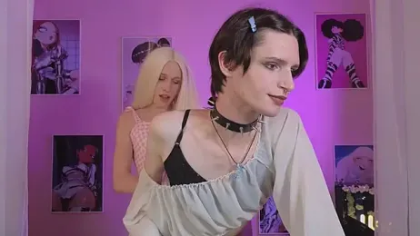 madi_snow webcam model stream image