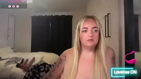 CurvyWetWife webcam stripchat model stream image