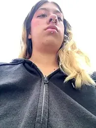 Enyeld_ruru webcam model stream image