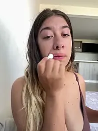 Enyeld_ruru webcam model stream image