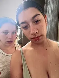 Enyeld_ruru webcam model stream image