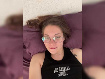 Emma-24 webcam model stream image