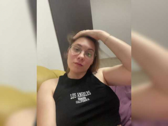 Emma-24 webcam model stream image