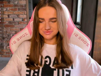 Naomimif webcam model stream image