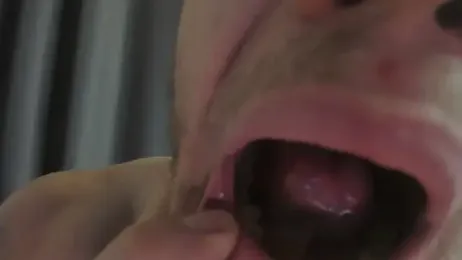 Huntall77 webcam model stream image