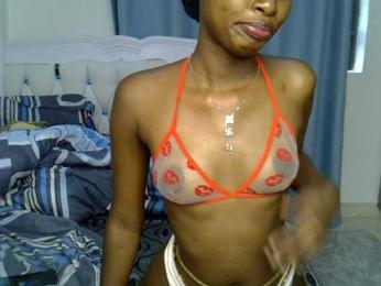 PetiteNoir webcam model stream image