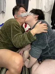 B-W_22-16_ webcam stripchat model stream image