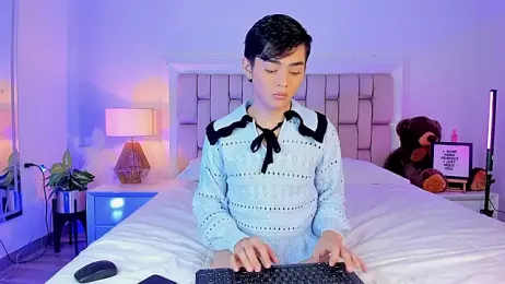 Maxi_little webcam model stream image