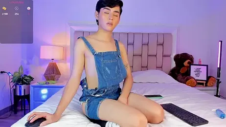 Maxi_little webcam model stream image