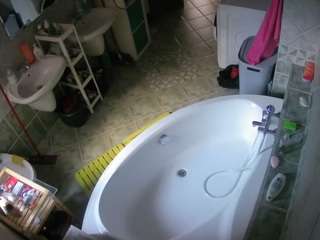 voyeurcam-julmodels-bath-1st-1 webcam model stream image