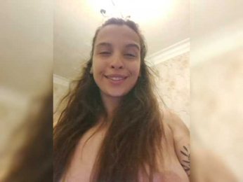 Love_Crew webcam bongacams model stream image