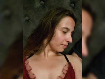 Love_Crew webcam model stream image