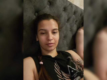 Love_Crew webcam model stream image