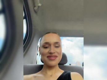 Enchantix webcam model stream image