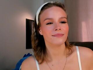 Lynna Goodhart webcam model stream image