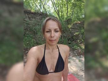 sweet-Olya webcam model stream image