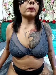 Anuraagi webcam model stream image