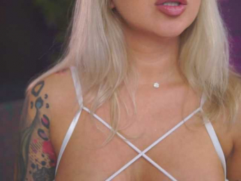 RedLara webcam model stream image