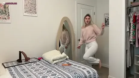 PaigePawg webcam model stream image