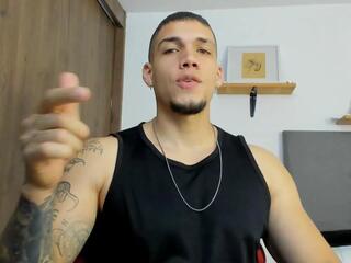 Axel Tylor webcam model stream image