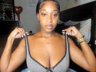 iluvsaffire-bleu webcam model stream image