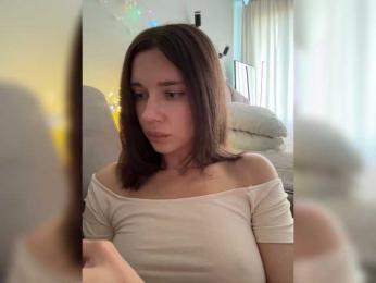 KiraLeo webcam bongacams model stream image
