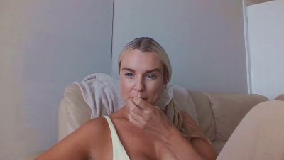 MeganMiles webcam model stream image