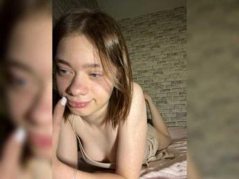 18YoungPussy18 webcam bongacams model stream image