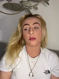 Strongqueen webcam model stream image