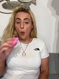 Strongqueen webcam model stream image