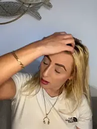 Strongqueen webcam model stream image