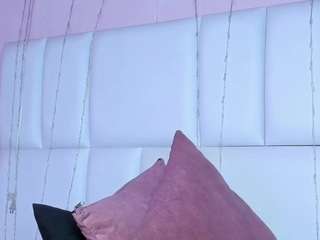 kyana-cream webcam model stream image