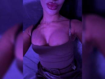 LuxeMia1 webcam bongacams model stream image