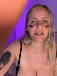 lunawolf21 webcam stripchat model stream image