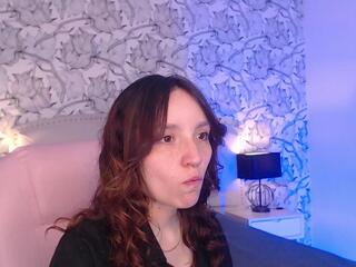 Eliza Golden webcam model stream image