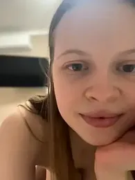 wrenlie webcam model stream image