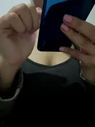 farah-36 webcam model stream image