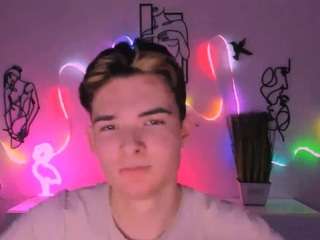 veldi-to webcam camsoda model stream image