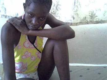 Prettyslim webcam bongacams model stream image