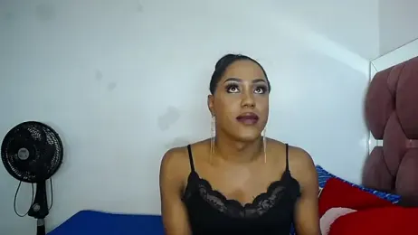LoraineBigCockTs webcam model stream image