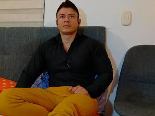 Danny Musclehot webcam model stream image