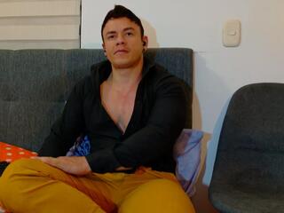 Danny Musclehot webcam model stream image