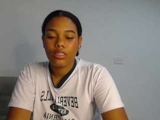 milalunathong webcam model stream image