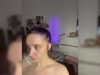 peDoVo4ka228_ webcam model stream image