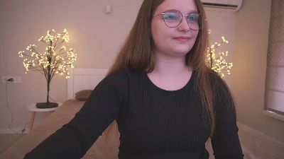 MagicPeachh webcam model stream image