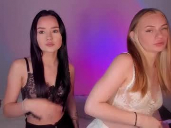 alya_m00n webcam model stream image