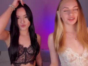 alya_m00n webcam model stream image