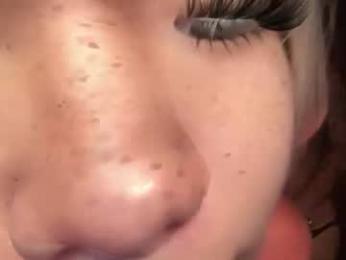 makemesquirt_xxx webcam preview
