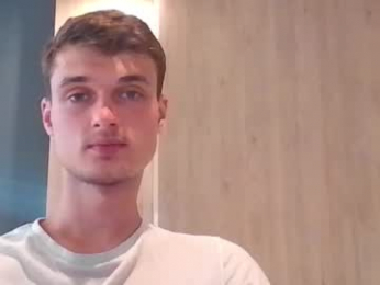 london_tomy webcam model stream image