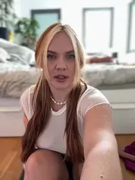 AnjaAmelia webcam model stream image